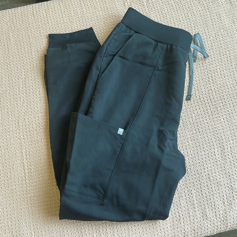 NWOT Fabletics Scrubs Jogger Pants